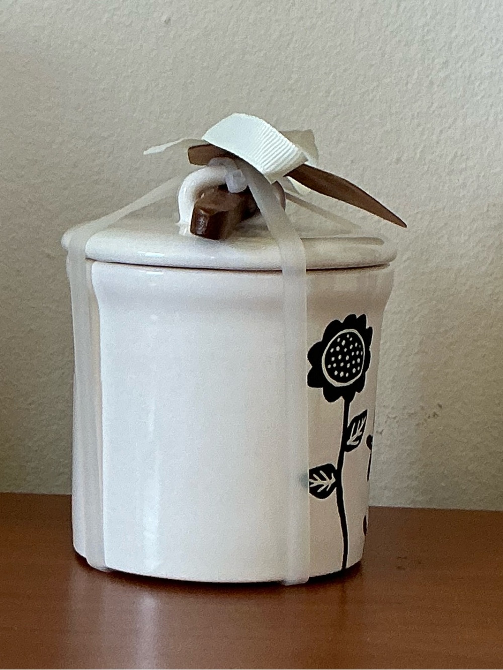 Rae Dunn Floral Salt Cellar - Picture 4 of 12